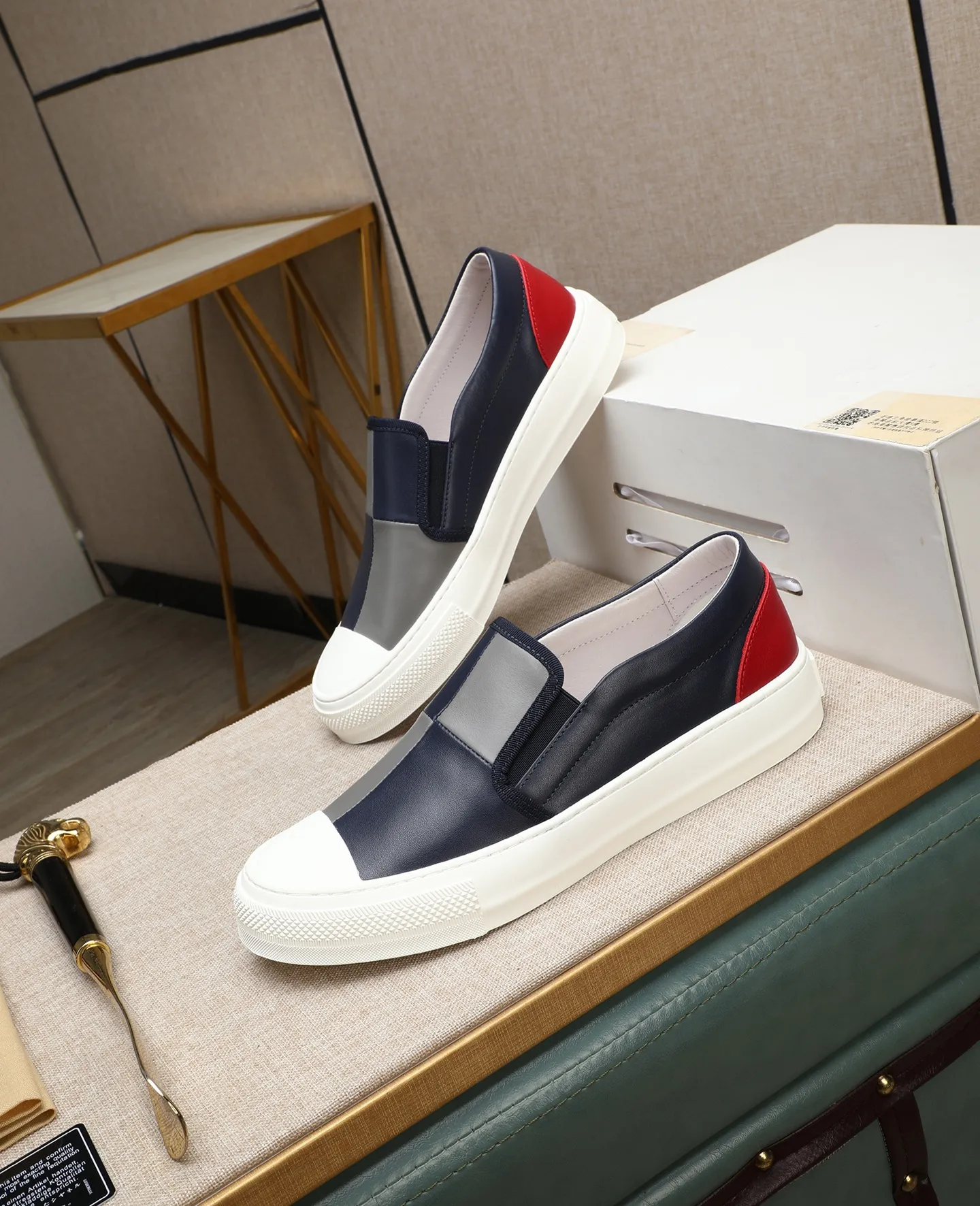 Men's men's shoes 💰440 GUCCI🔍🔍The latest model is on sale at the same time at the counter. Original calfskin imported from Italy, genuine leather lining, (high-end, noble, and classy) with exquisite workmanship. Sole: Original sole provided by the original factory, ⚠Exclusive double-layer movable molded sole super comfortable⚠, real shot 🎬The real thing is better🔍🔍"High quality·Follow the order" Code number 38-44